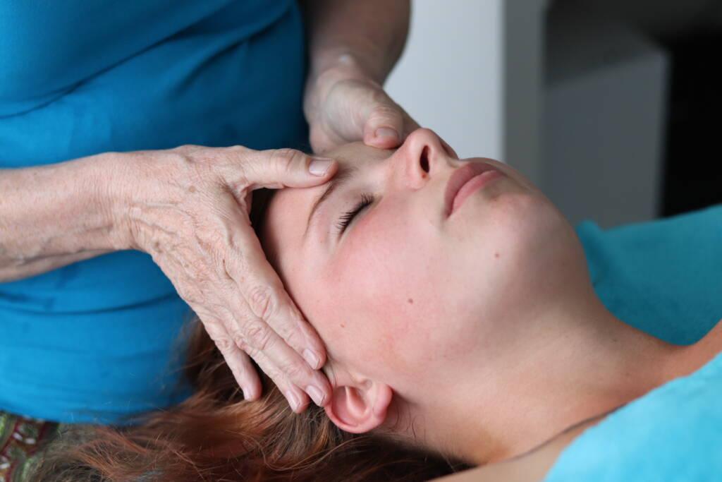 Teveel aan je hoofd 5 Hoofdmassage, rust in je hoofd, energetische behandeling, helemaal bij jezelf komen,