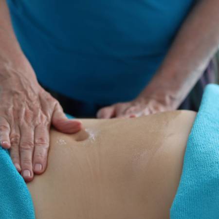 buikmassage, buik masseren, psoas spier masseren