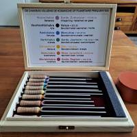 Ontspanningsmassage 9 fonoforese, chakra healing met stemvorken, harmonische stemvorken, stemvorktherapie, stemvorkbehandeling